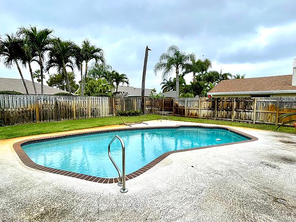 2nd image of 4050 Birchwood Dr