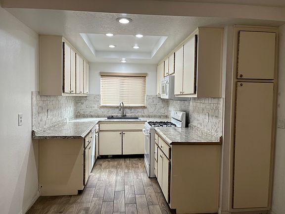 2nd image of 32948 Lillian Ave