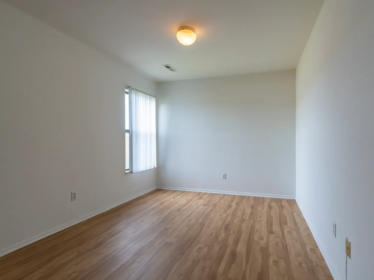 Knob Pines Apartments — Photo 4