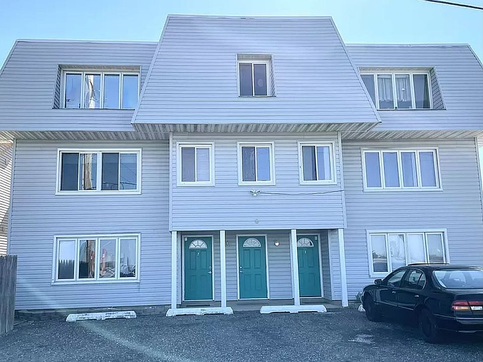 1st image of 8 Bay Blvd Unit 6