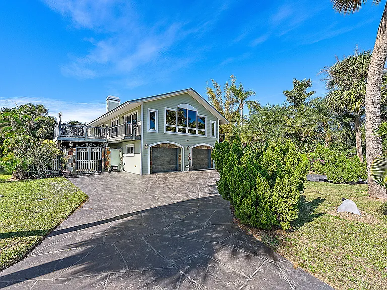 12140 SE Indian River Dr N — Photo 46