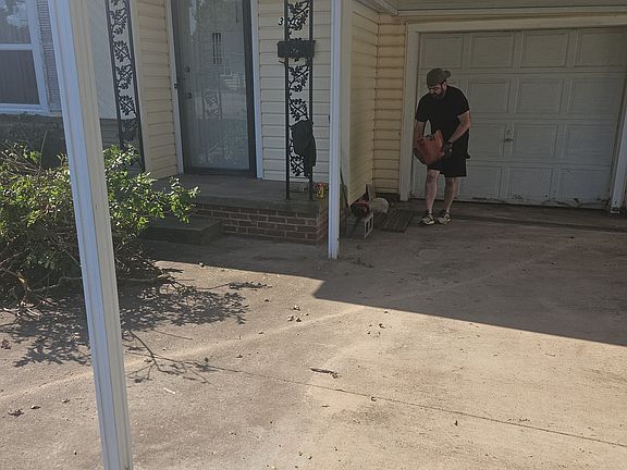 3rd image of 3704 Marshall Dr