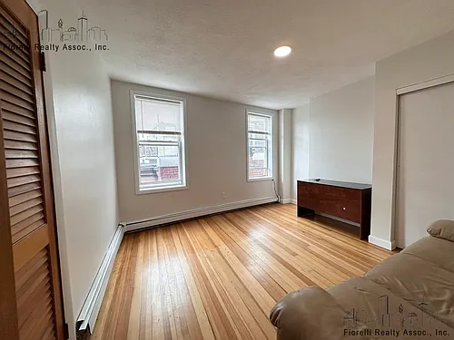 39 Charter St Photo 1