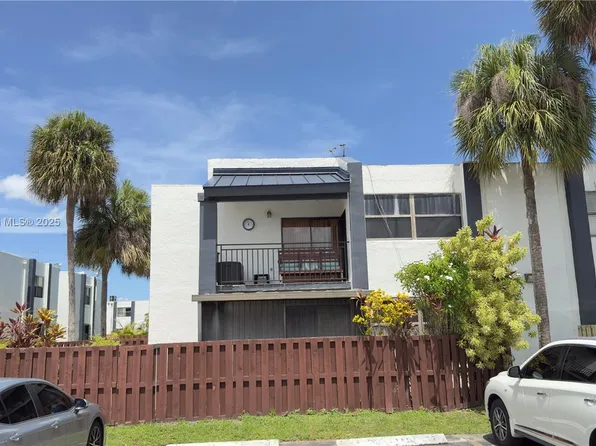 460 W Park Dr APT 106, Miami, FL 33172