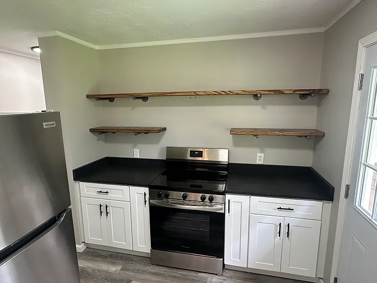 1322 E Walnut Grove Dr — Photo 5
