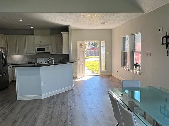 5th image of 13850 Birch Hollow Ln