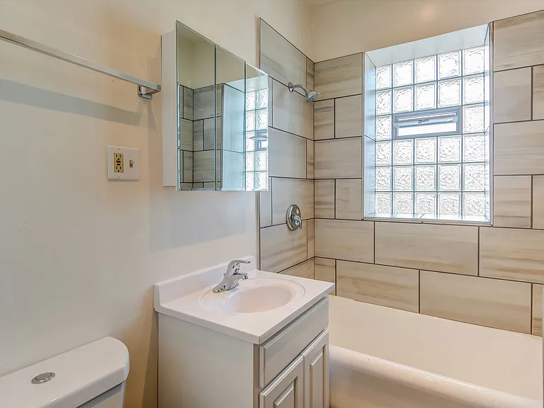 114 Clyde Ave — Photo 43