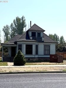 1326 Dewey Ave, Baker City, OR, 97814