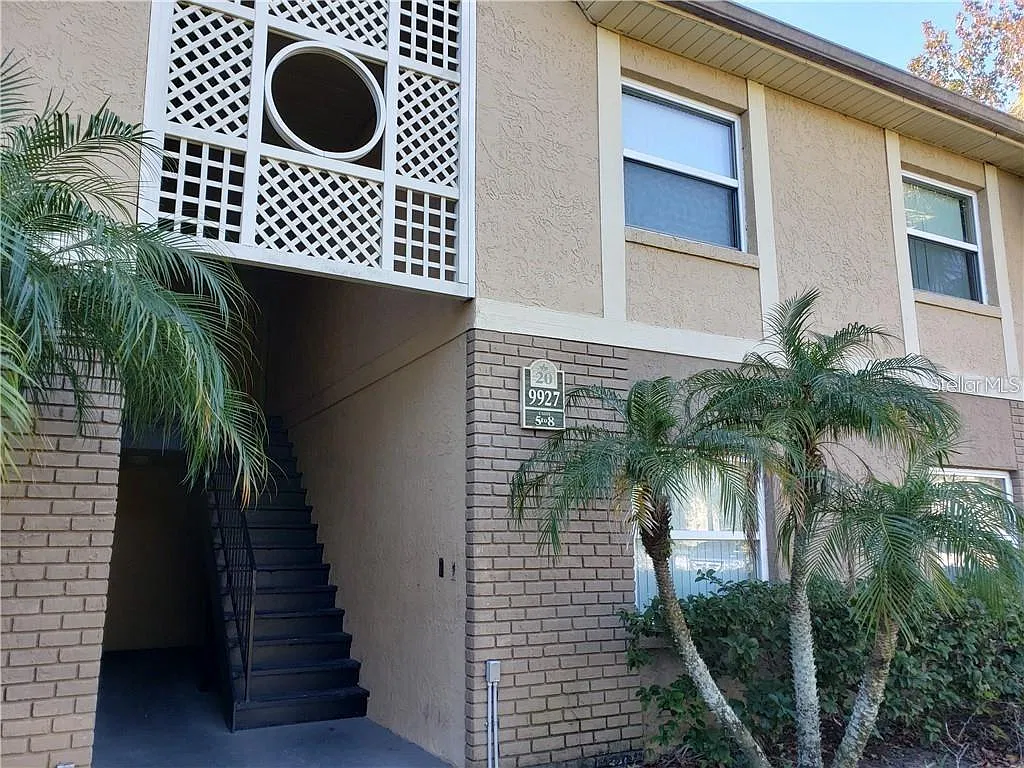 2 bed, 905 sqft, $1,600 — Photo 2