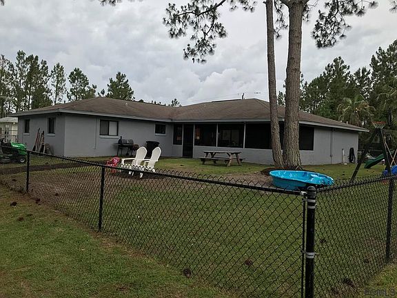 3rd image of 40 Lindsay Dr