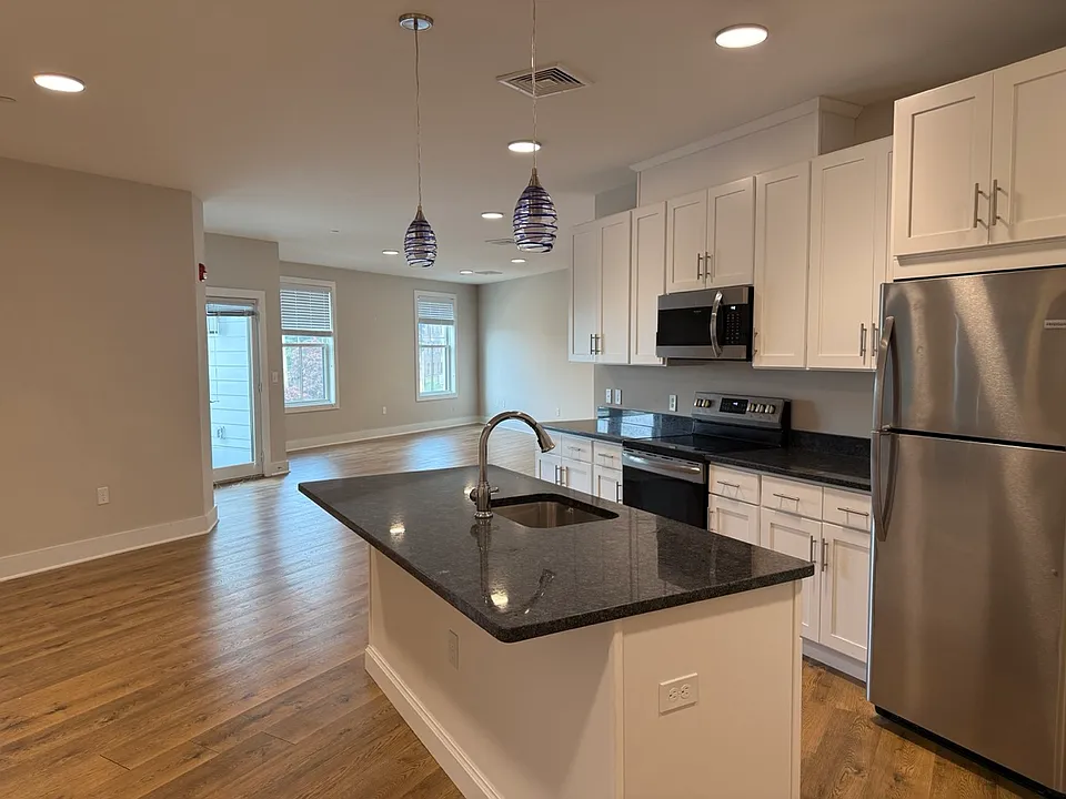 216 S Division St #207