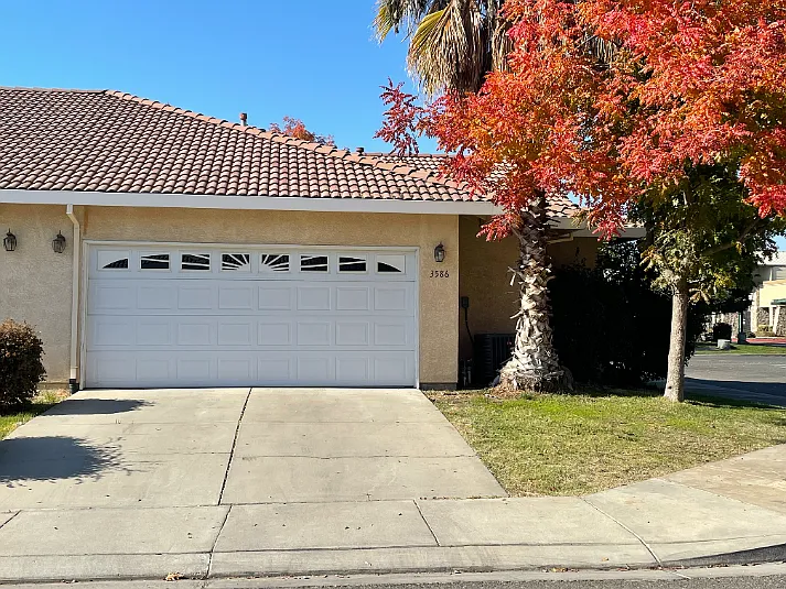 3586 Gateway Pl — Photo 3