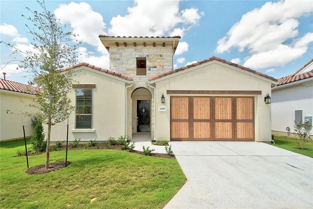 3 bed, 2.5 bath, 2120 sqft, $4,800 — Photo 1