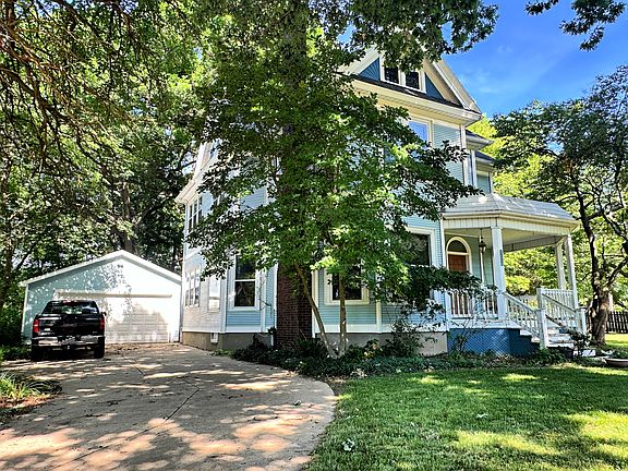4th image of 622 Little St