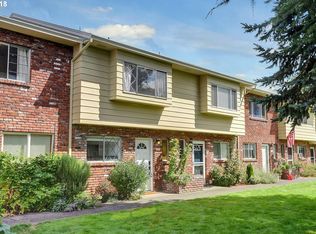 2074 NE Hogan Dr, Gresham, OR 97030