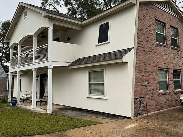 105 Winchester Ct, Ocean Springs, MS 39564