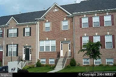 1st image of 643 McLeary Sq SE