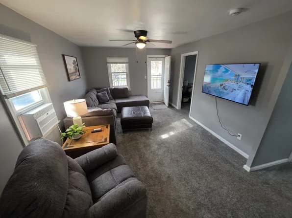 2709 Johnson Ave NW, Cedar Rapids, IA 52405