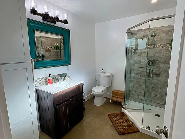 239 Elder Ave — Photo 8