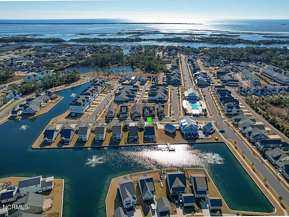 3rd image of 421 Skimmer Cove
