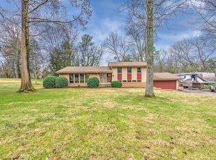 111 Carnegie Dr, Oak Ridge, TN 37830