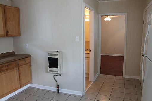 3rd image of 707 Avenue C #B