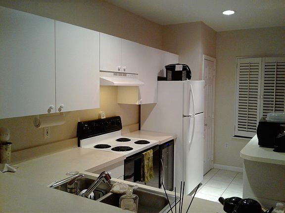 4th image of 6998 Woodlake Dr