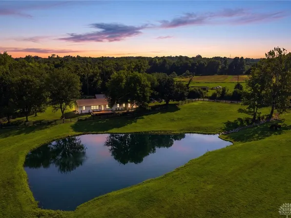 5856 Oregonia Rd, Oregonia, OH 45054