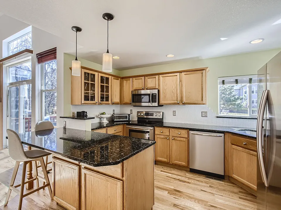 3974 Hawthorne Cir