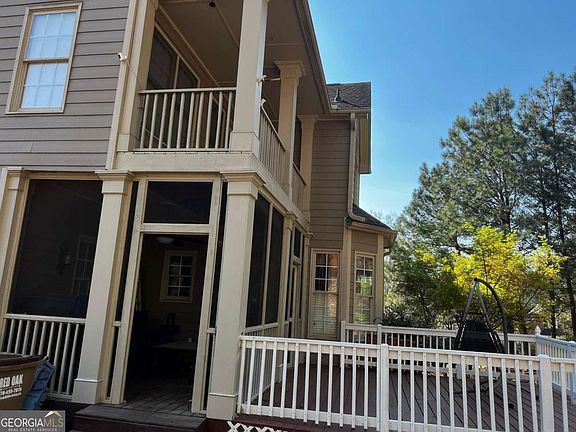 3rd image of 905 Misty Wood Ln