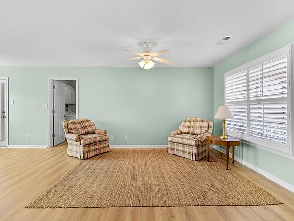 4th image of 722 Downing Ct.