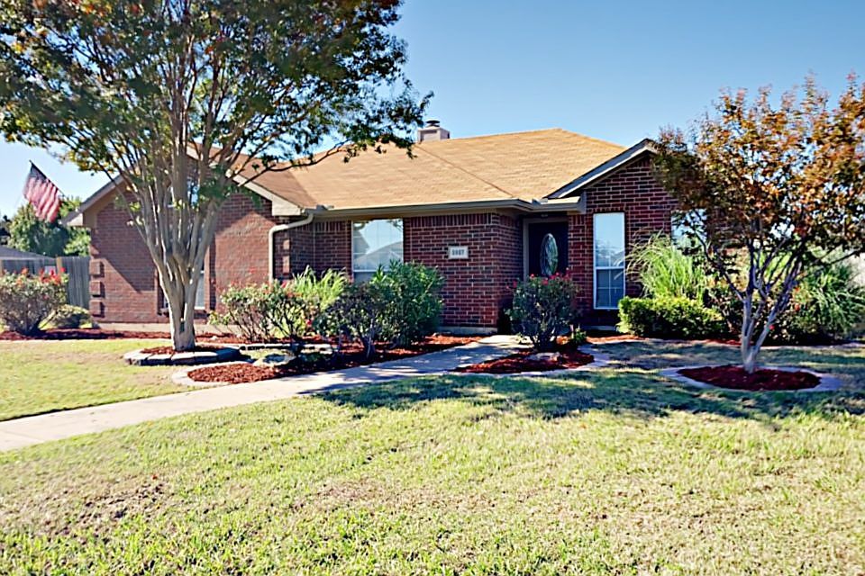 1st image of 3927 Camden Ln