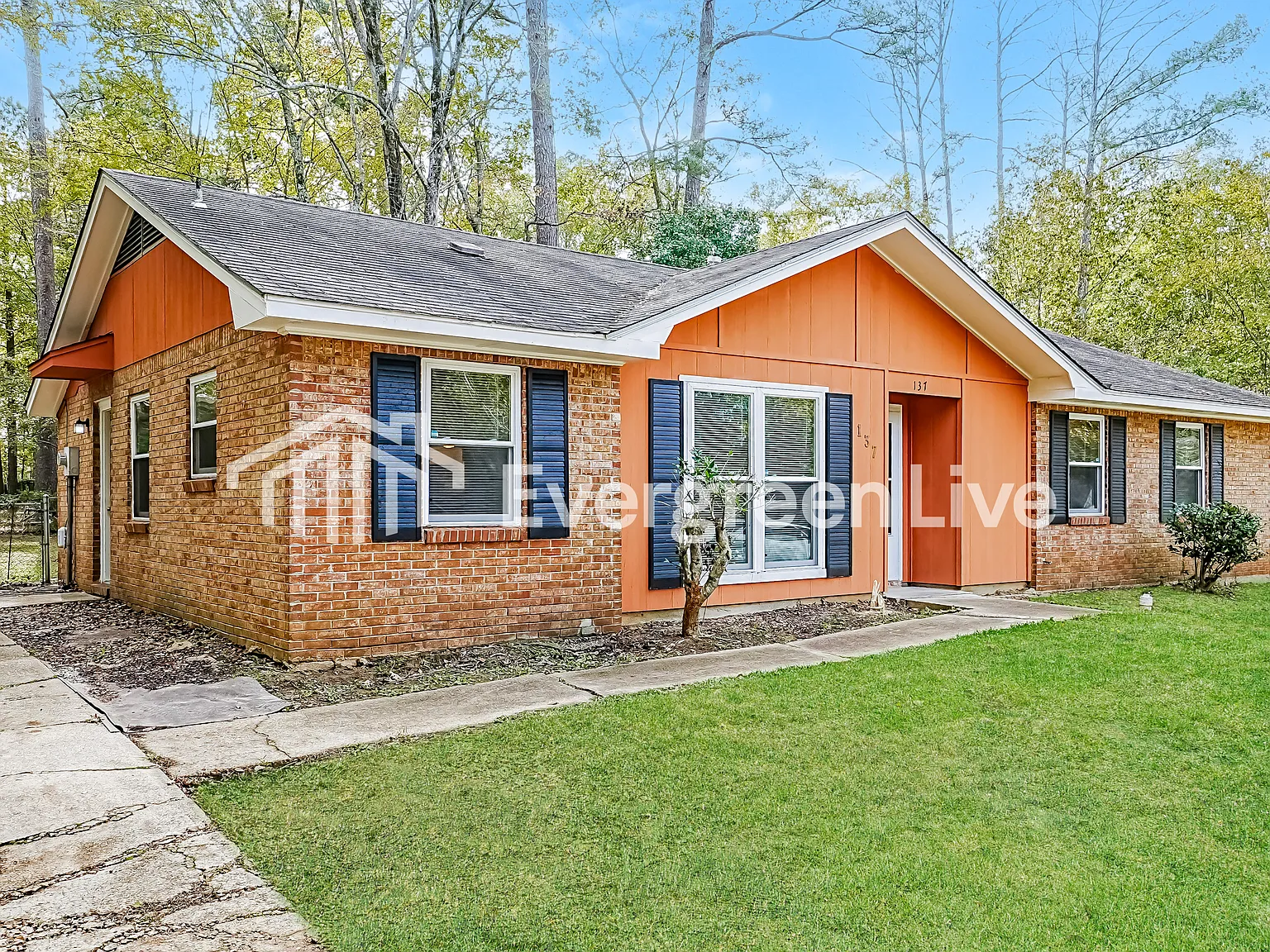3 bed, 2.0 bath, 1335 sqft, $1,545 — Photo 2