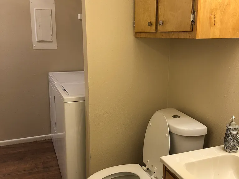 609 Sherwood Dr #B — Photo 4