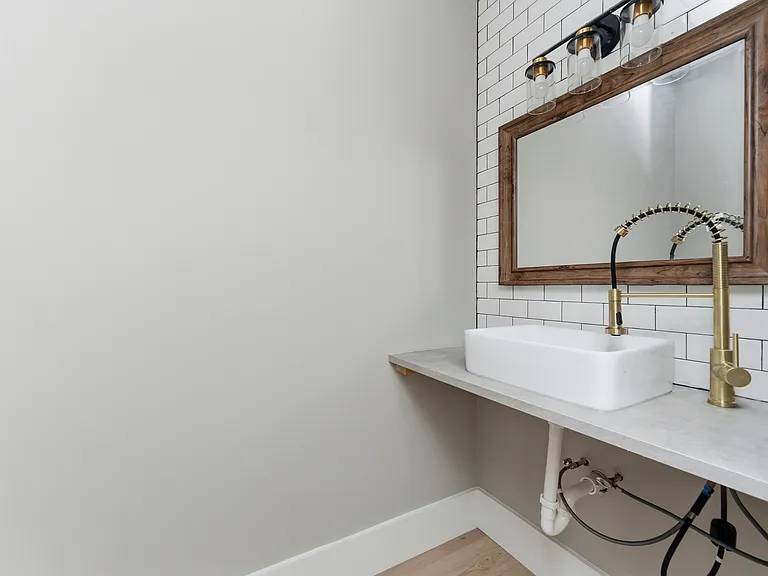1409 NW Dr NW — Photo 3