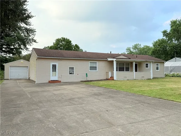 4185 Tapper Rd, Barberton, OH 44203