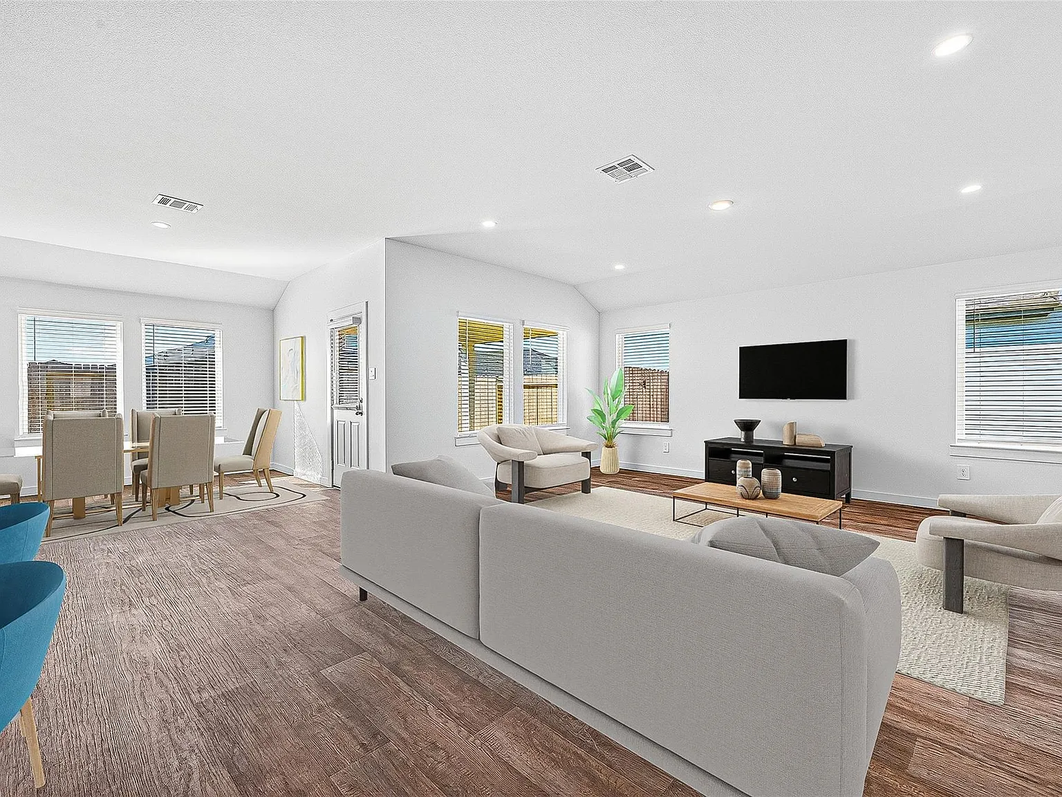 5 bed, 3.0 bath, 2439 sqft, $2,700 — Photo 2