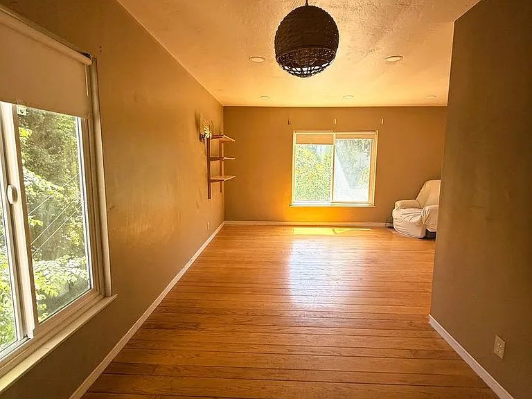 2515 Ivy Dr — Photo 4