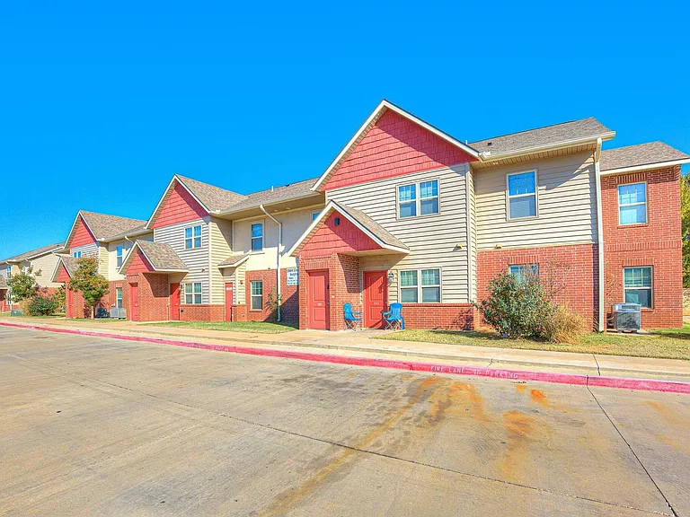 Classen Crossing - Norman-24
