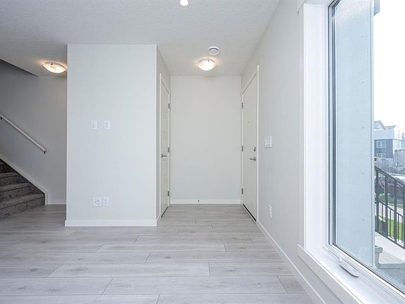 4th image of 412 S Seton Cir SE