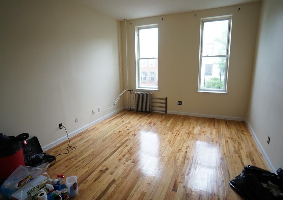 2nd image of 33 Schaefer St APT 2R