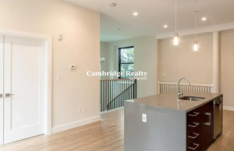 11 Newcomb St #4T — Photo 2