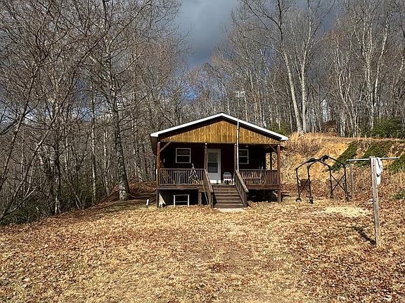 4th image of 468 Hosta Dr