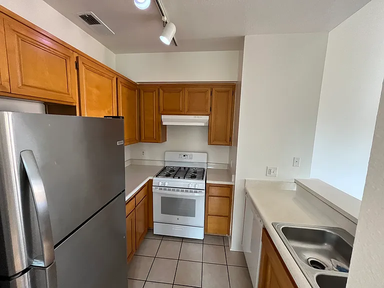 2532 S Centinela Ave #7 — Photo 2