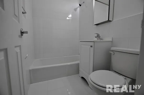 Rented by REAL New York | media 12