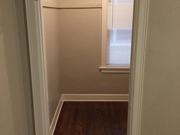 entry to closet