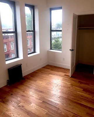 Rented by Evergreen Realty & Investments | media 29