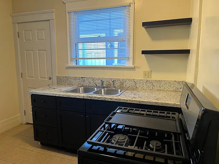 306 S Oak Knoll Ave #306 — Photo 4