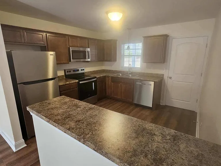 93 Oyster Ln — Photo 2