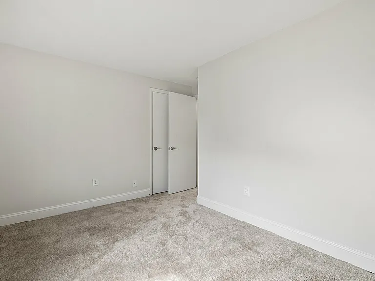 17-web-or-mls-Park St-S1807-017